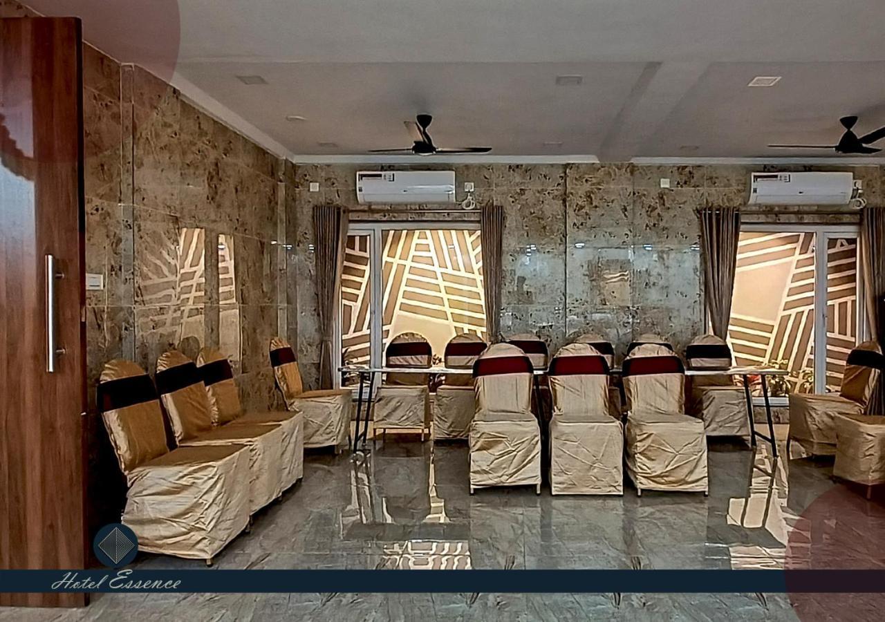 Hotel Essence Веллуру Экстерьер фото